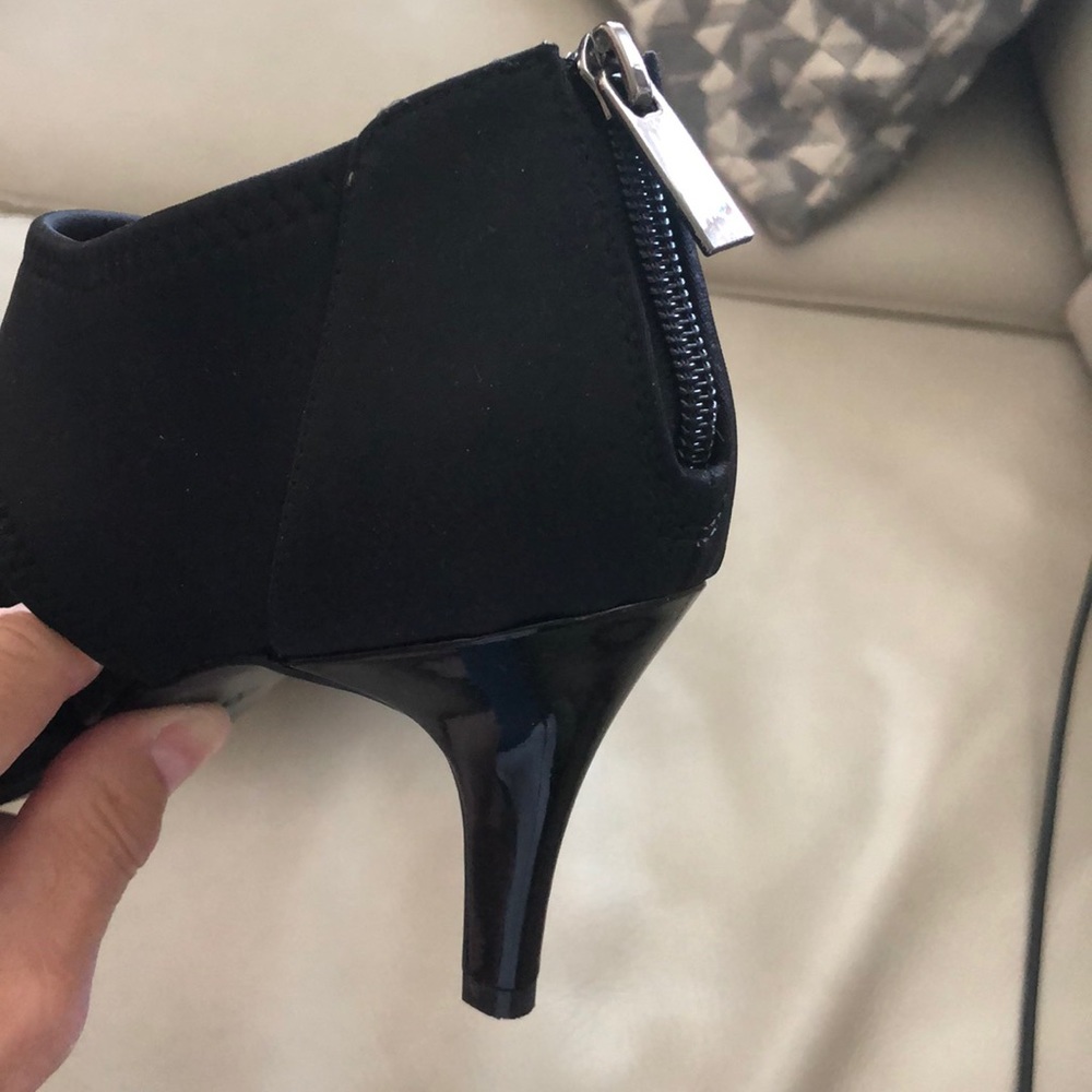 Shoes - Picture 3 of 6